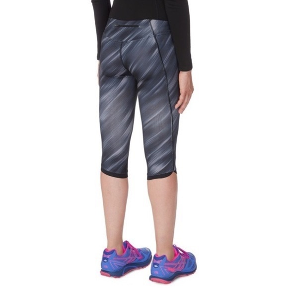 The North Face Crop Leggings Women’s Size M Black Grey Capri Tight Running Pant - Picture 5 of 9